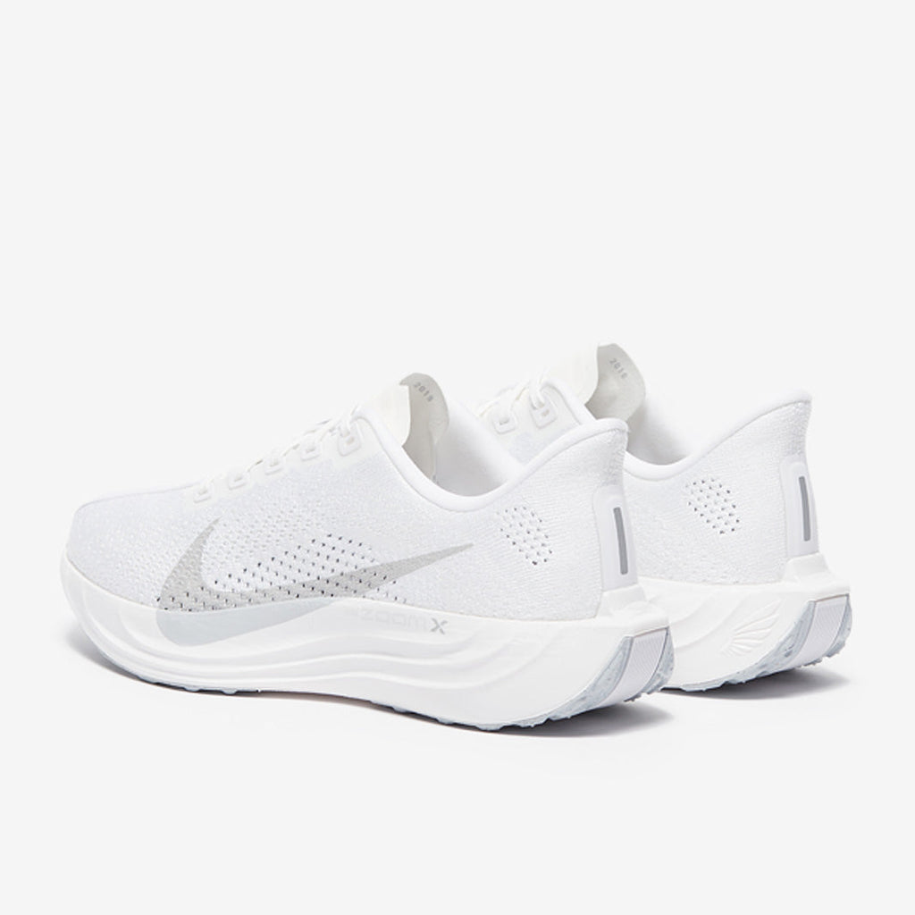 Nike Womens Pegasus Plus