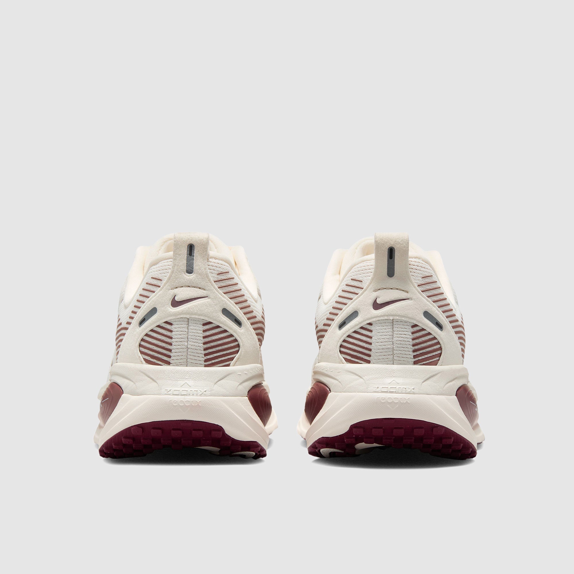 Nike Womens Vomero 18